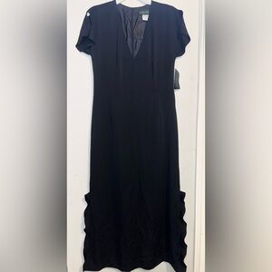 Harve Benard Black V-Neck Maxi Dress with Subtle Ruffle Sides NWT